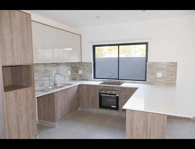 3 BEDROOM HOUSE FOR SALE IN GREEN HILLS